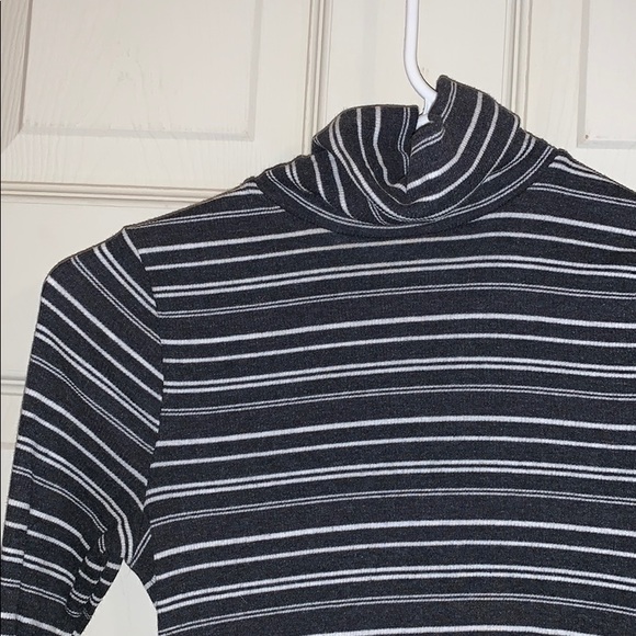Hollister Active Turtleneck Stripped Shirt - Picture 2 of 3